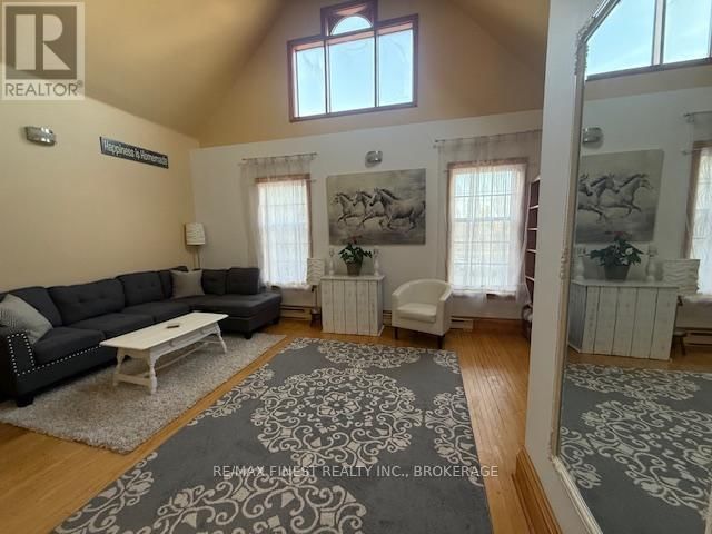 166 QUEEN STREET Image 21
