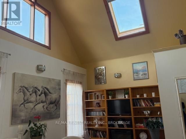 166 QUEEN STREET Image 30