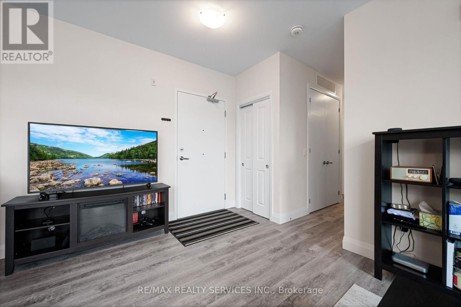 416 - 1 REDFERN AVENUE Image 10