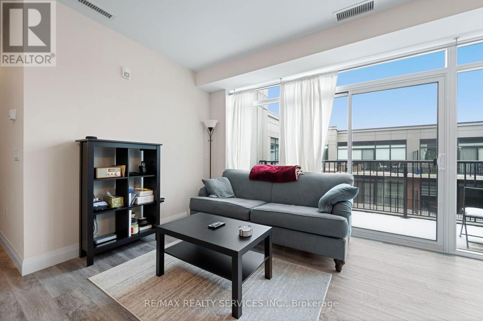 416 - 1 REDFERN AVENUE Image 13