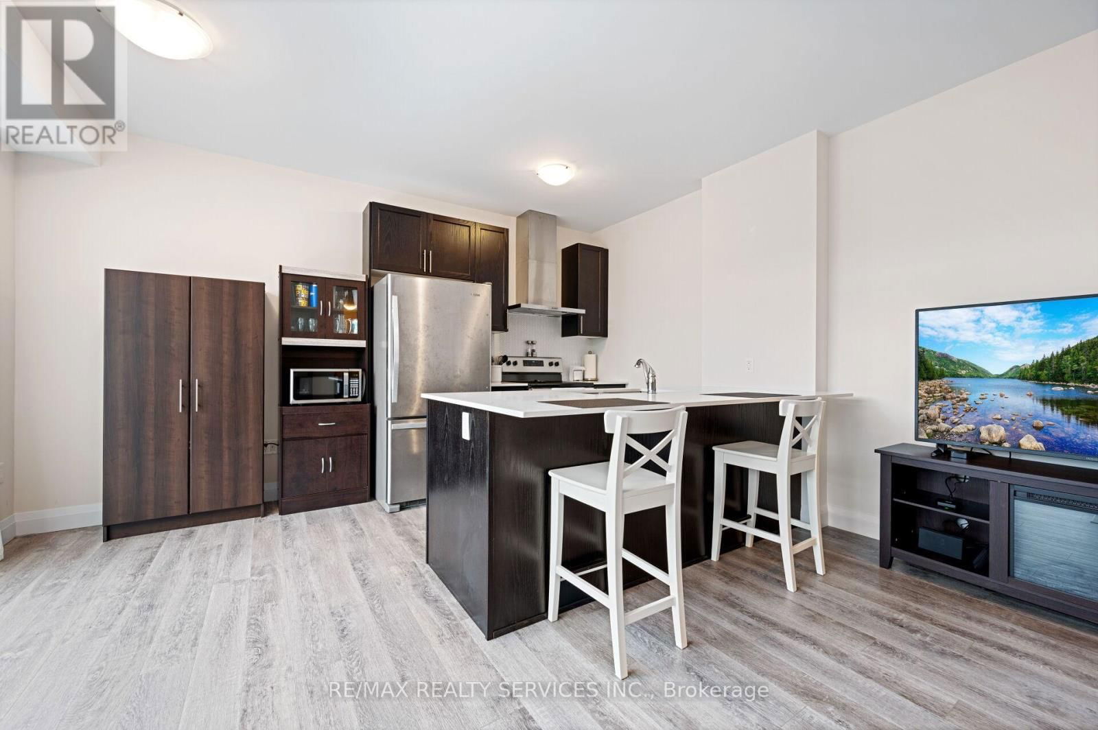 416 - 1 REDFERN AVENUE Image 16