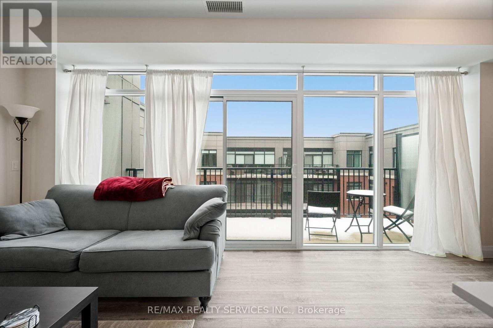 416 - 1 REDFERN AVENUE Image 30