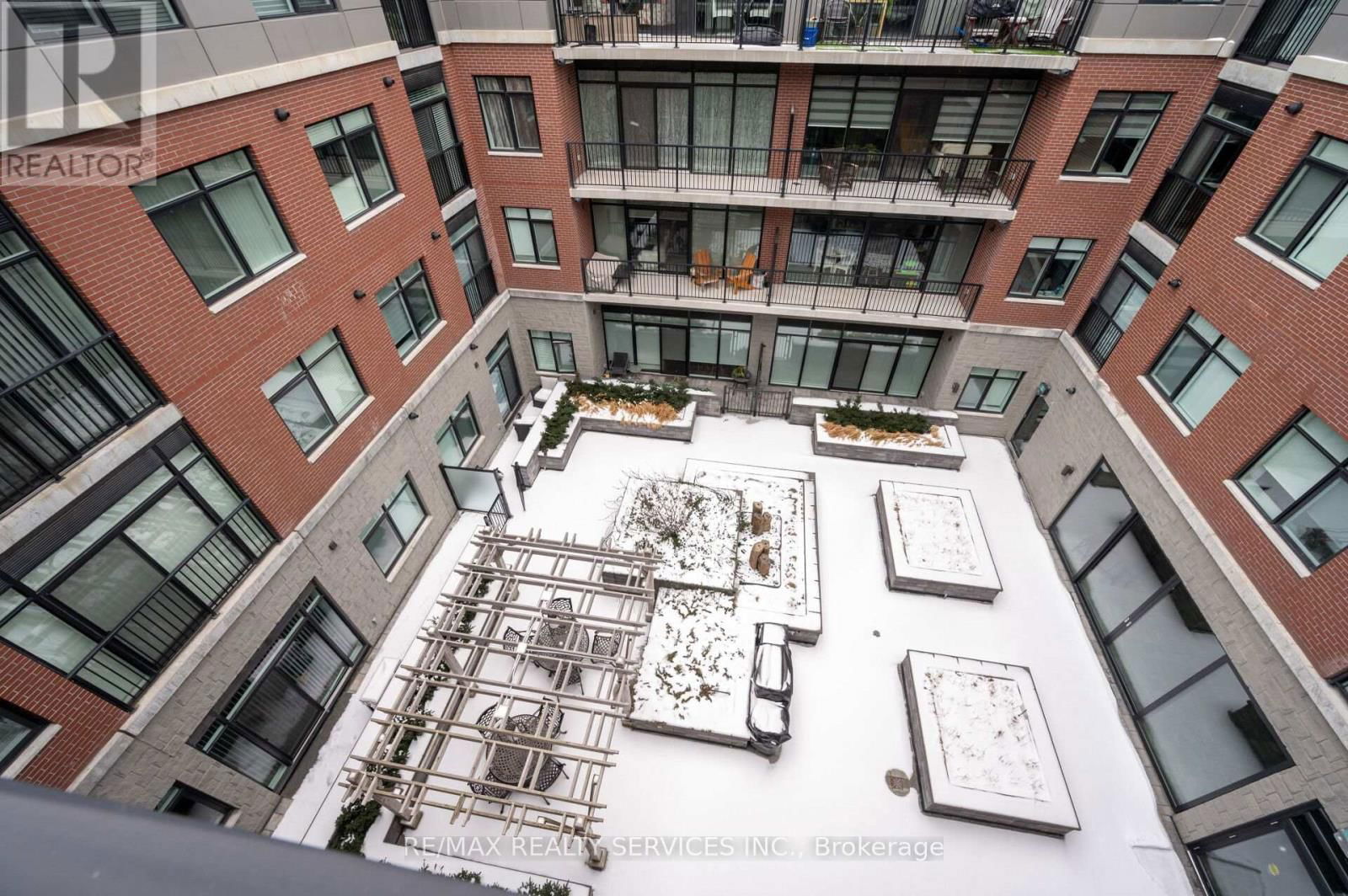 416 - 1 REDFERN AVENUE Image 36