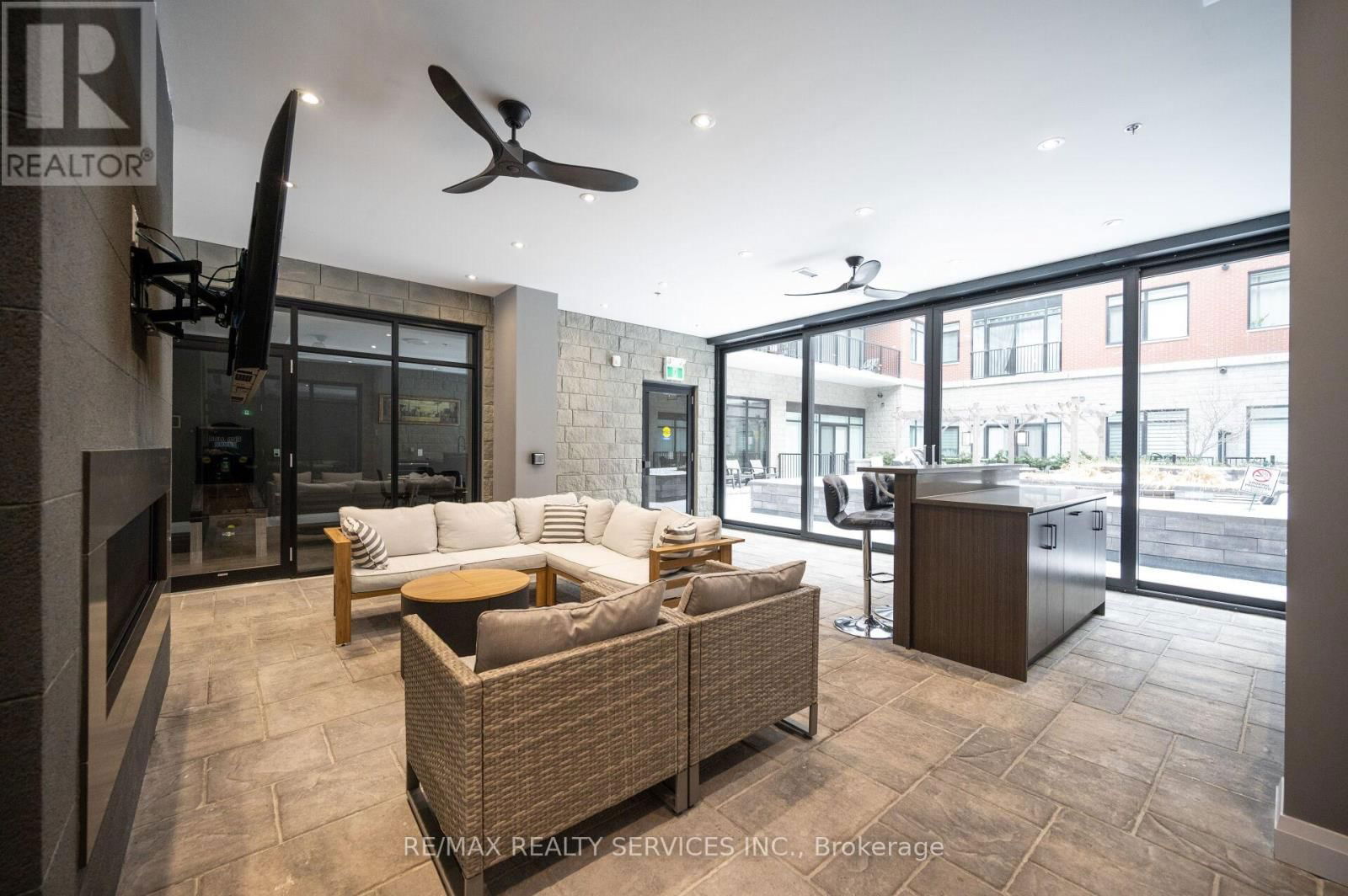 416 - 1 REDFERN AVENUE Image 41