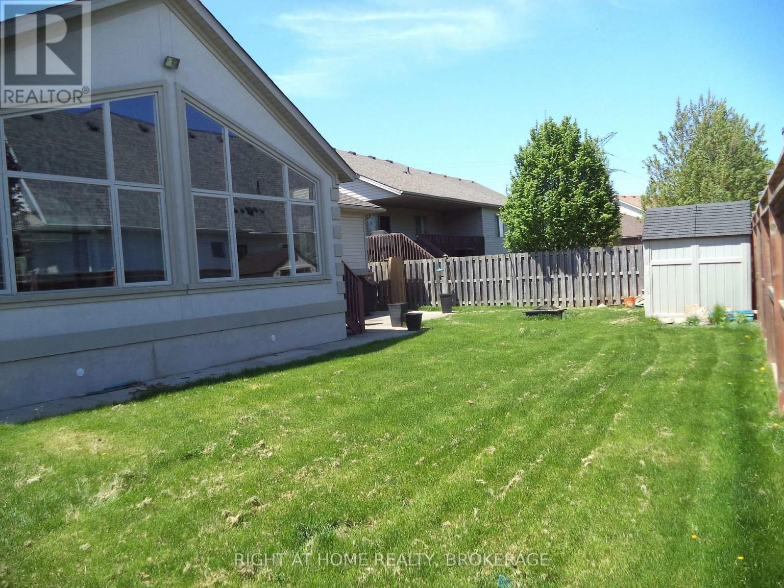 48 NICHOLAS DRIVE Image 10