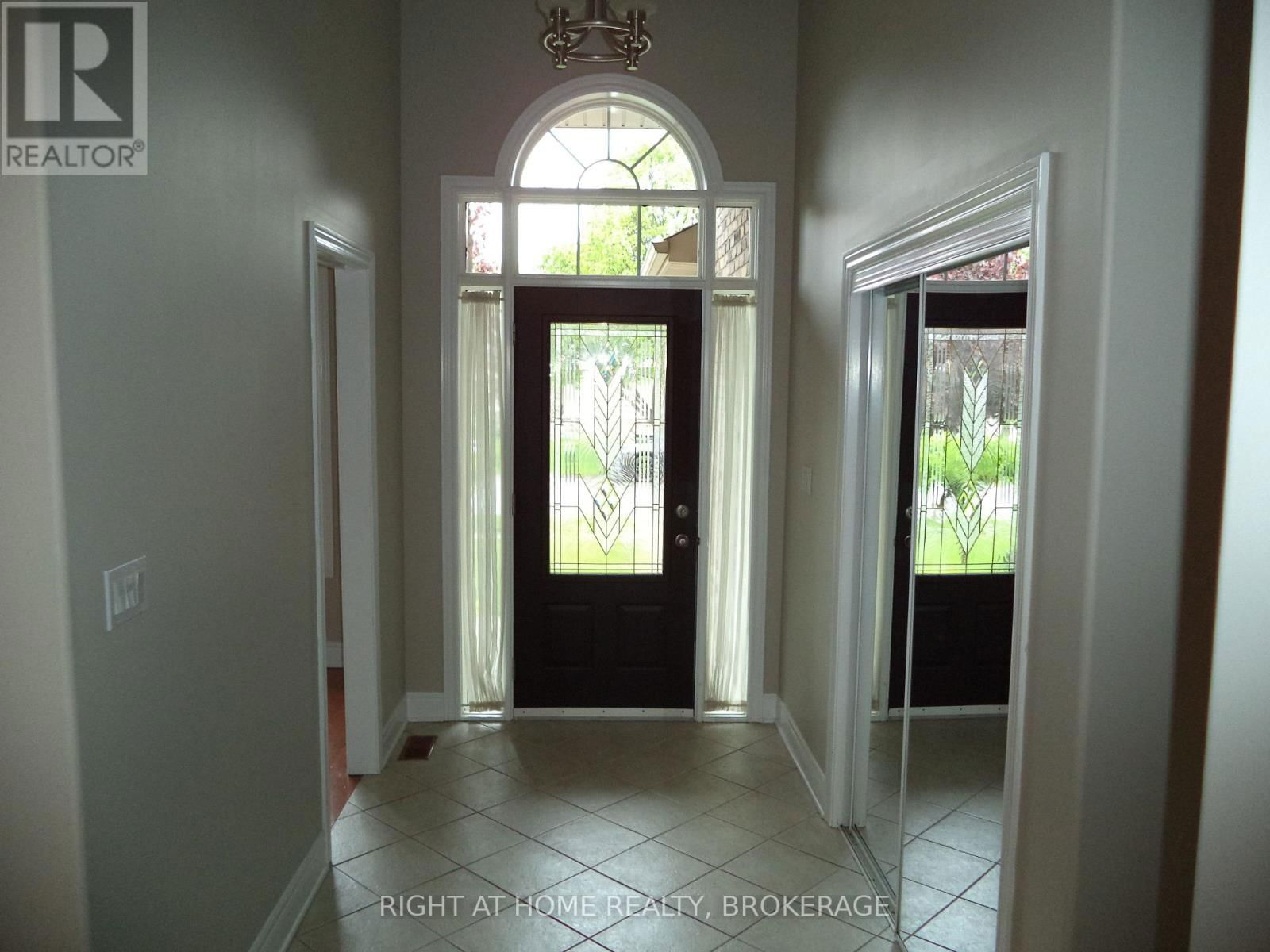 48 NICHOLAS DRIVE Image 13