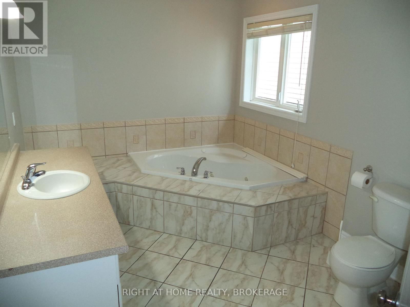 48 NICHOLAS DRIVE Image 26