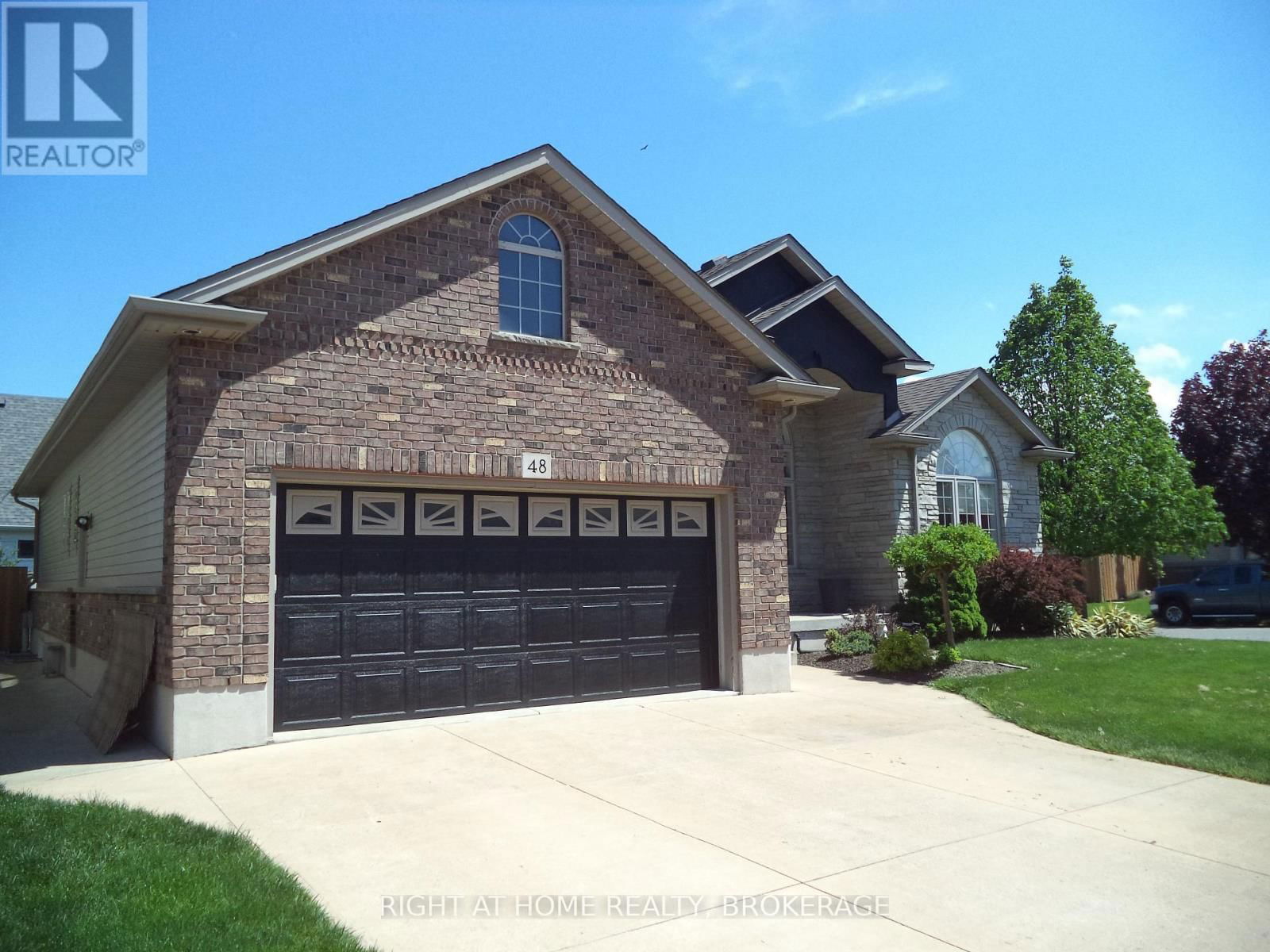 48 NICHOLAS DRIVE Image 3