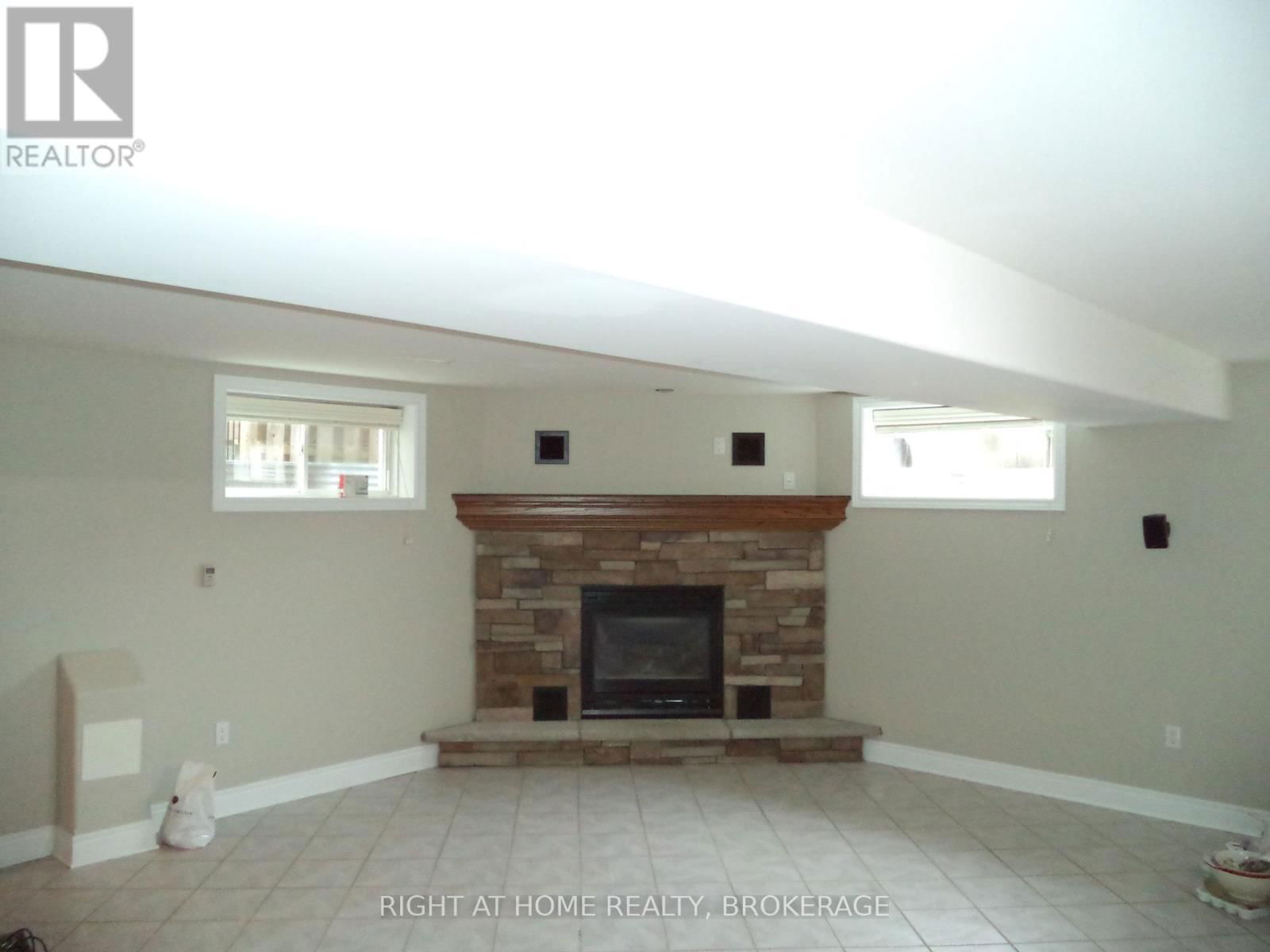 48 NICHOLAS DRIVE Image 31