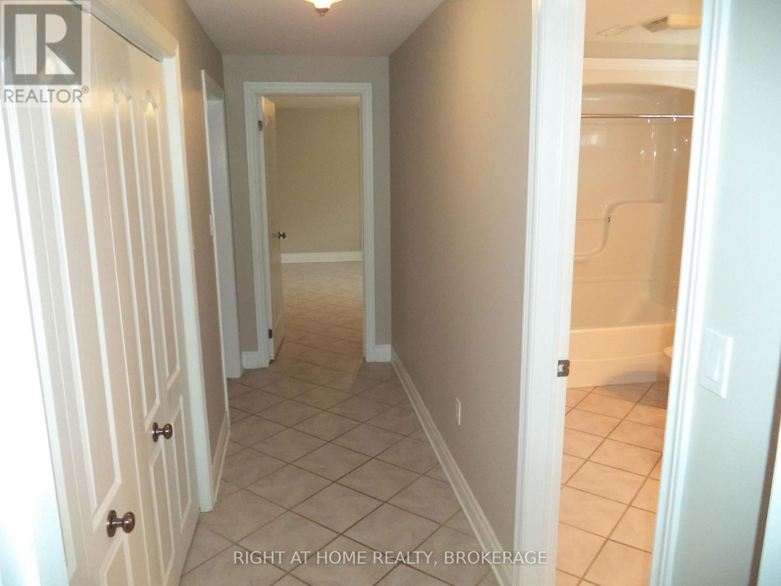 48 NICHOLAS DRIVE Image 34