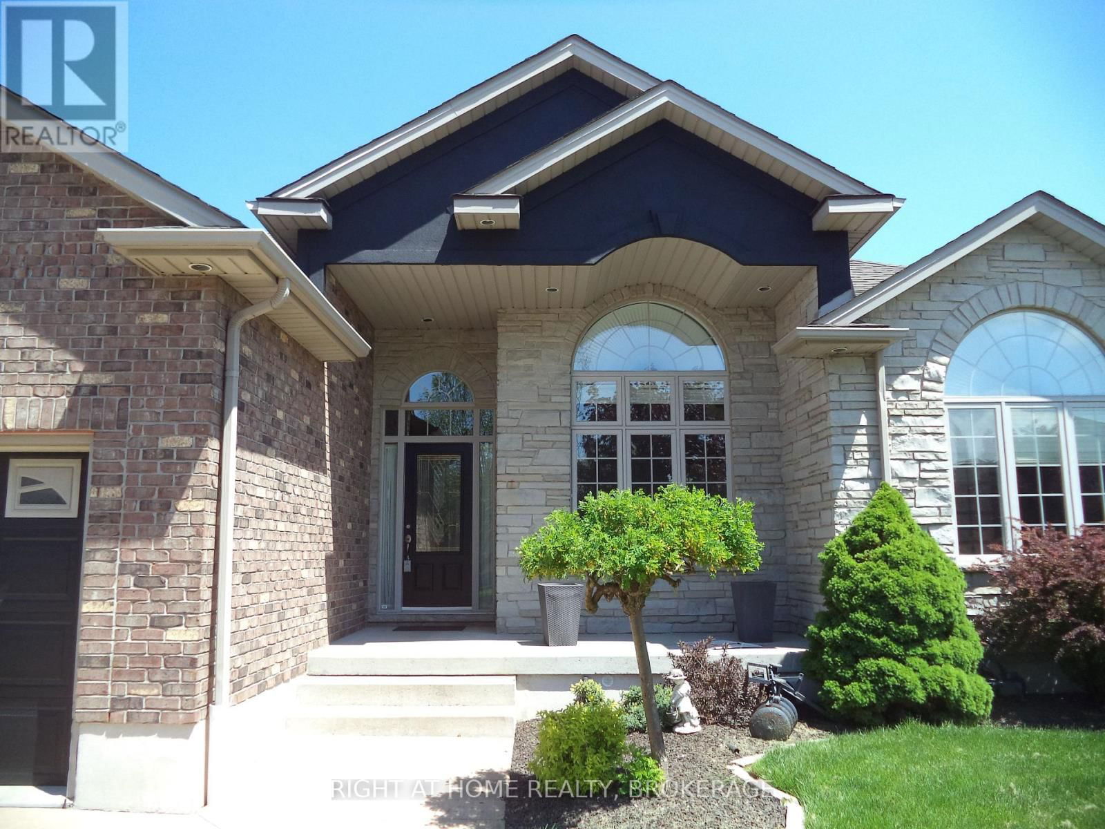 48 NICHOLAS DRIVE Image 4