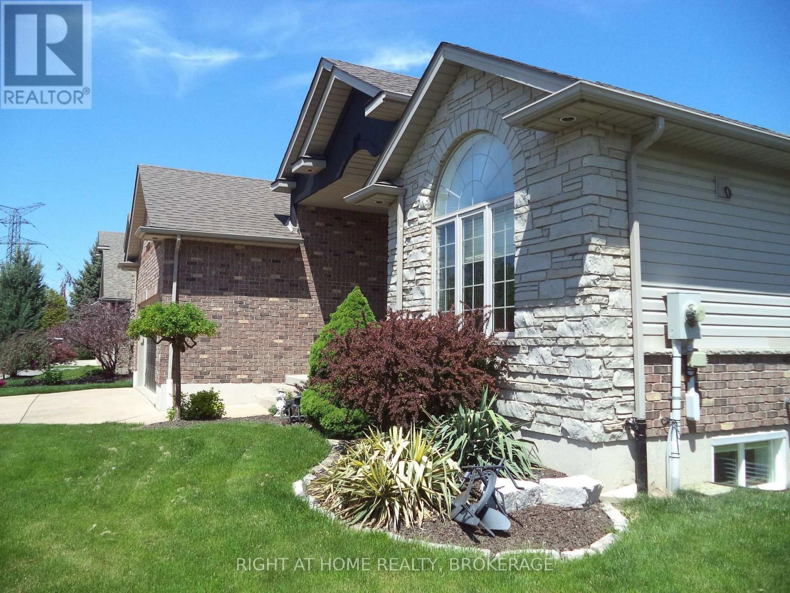 48 NICHOLAS DRIVE Image 5