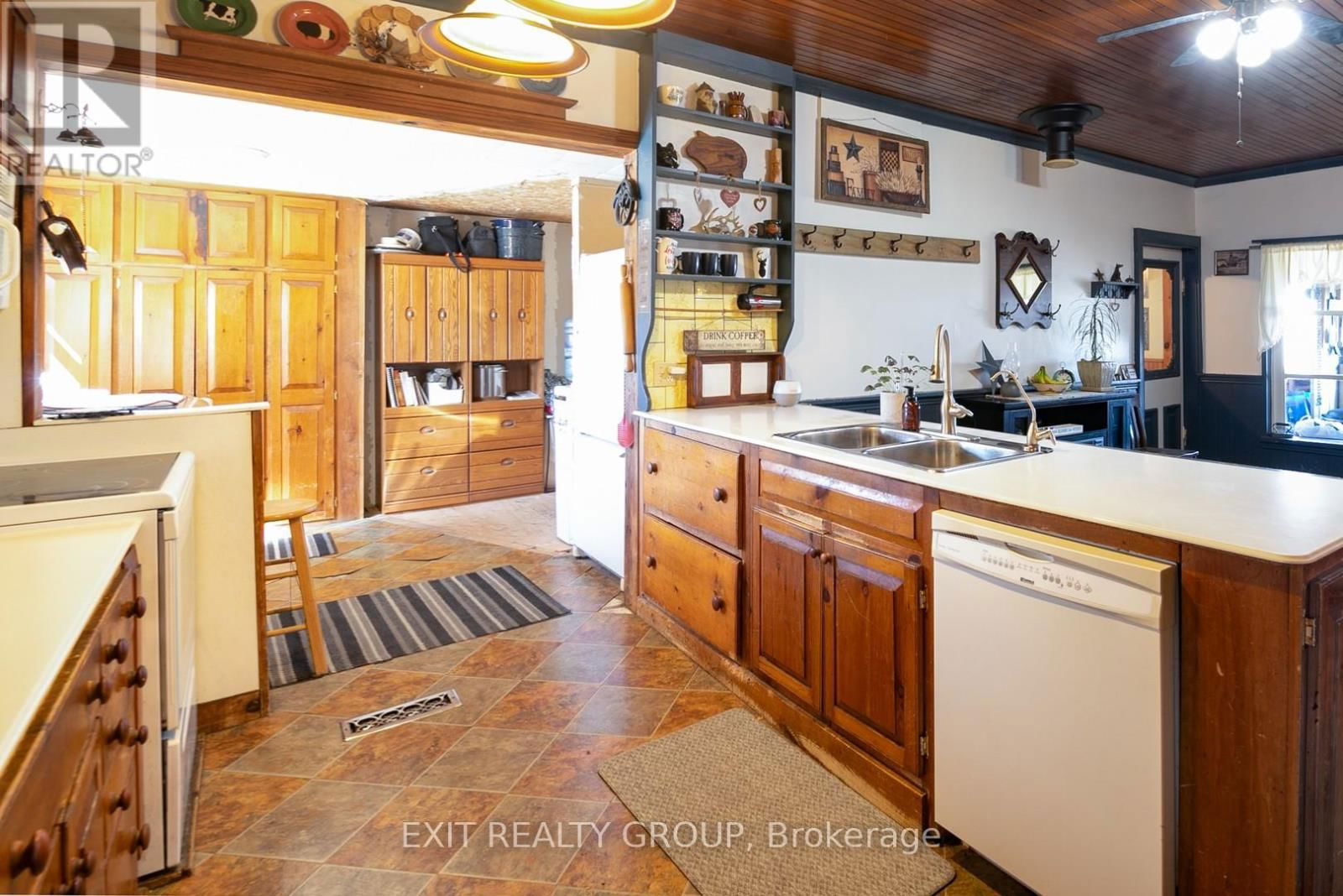 22 CARSON ROAD Image 11
