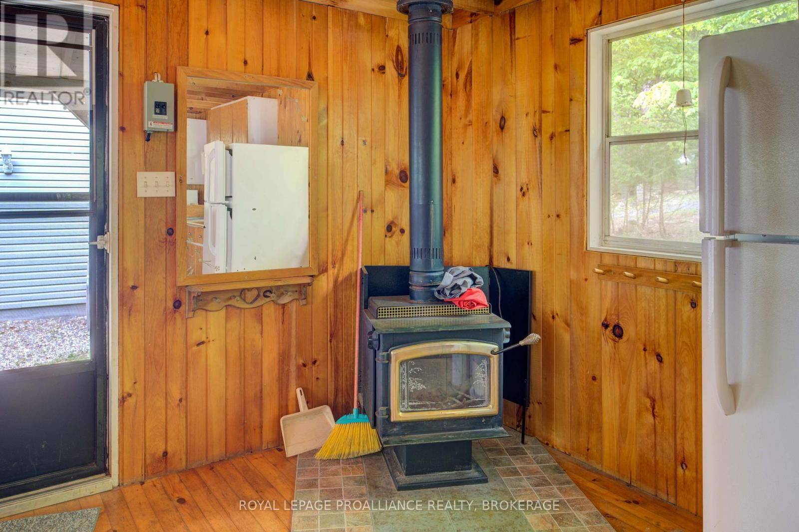 32C CHADWICK LANE Image 45