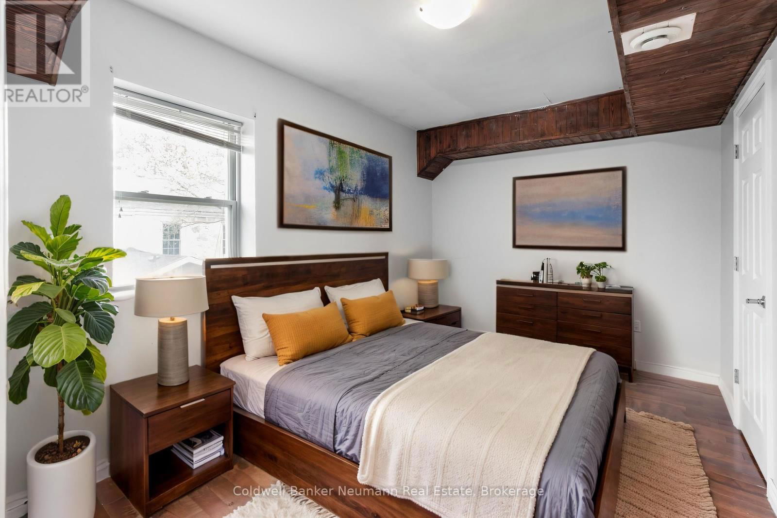 D - 246 WOOLWICH STREET Image 7