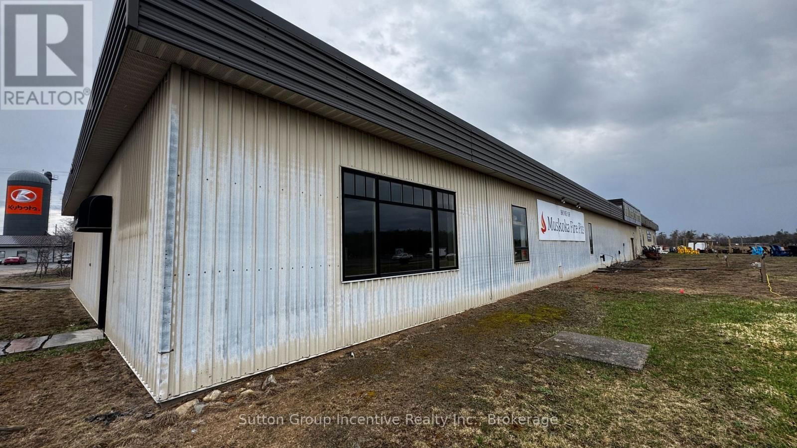 Orange - 1676 WINHARA ROAD Image 1