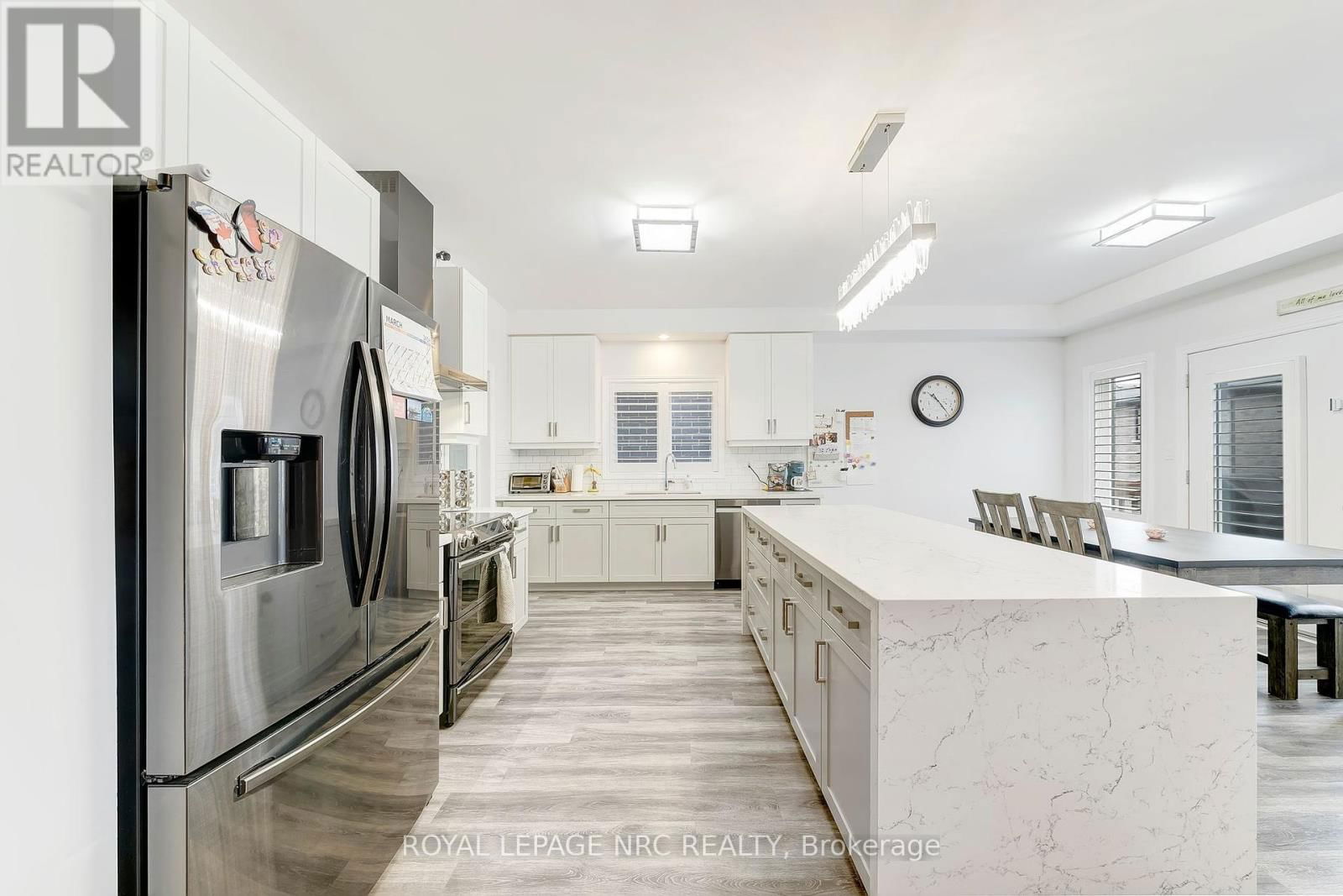 4071 THOMAS STREET Image 11