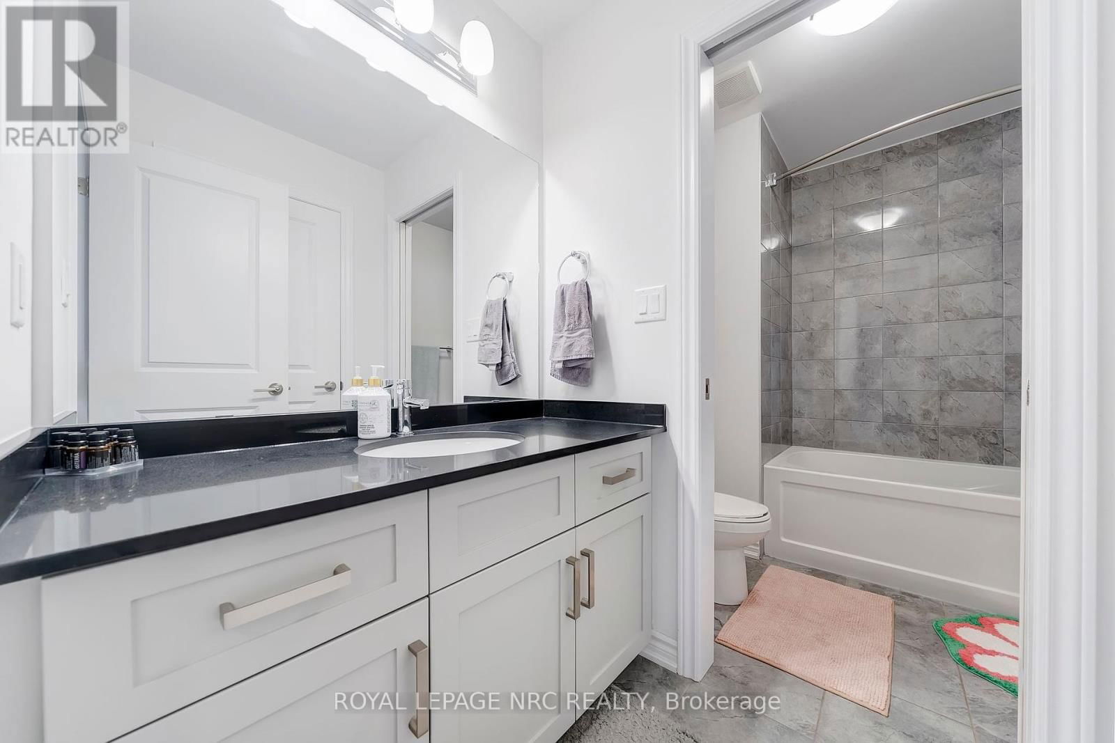 4071 THOMAS STREET Image 22