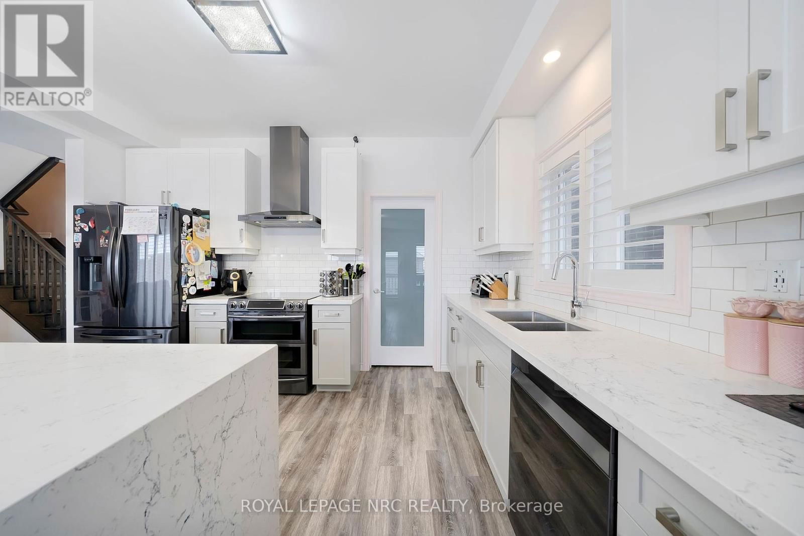 4071 THOMAS STREET Image 9