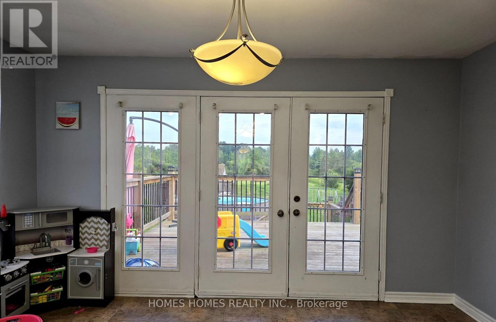5183 SHERKSTON ROAD Image 14