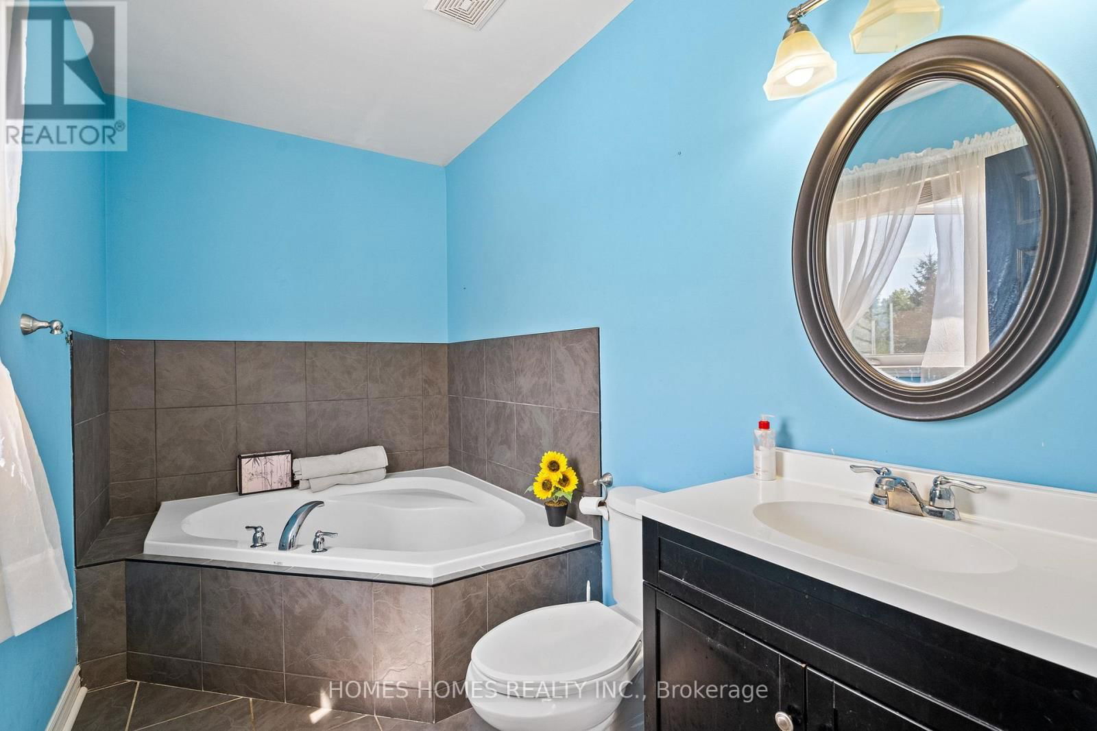 5183 SHERKSTON ROAD Image 20