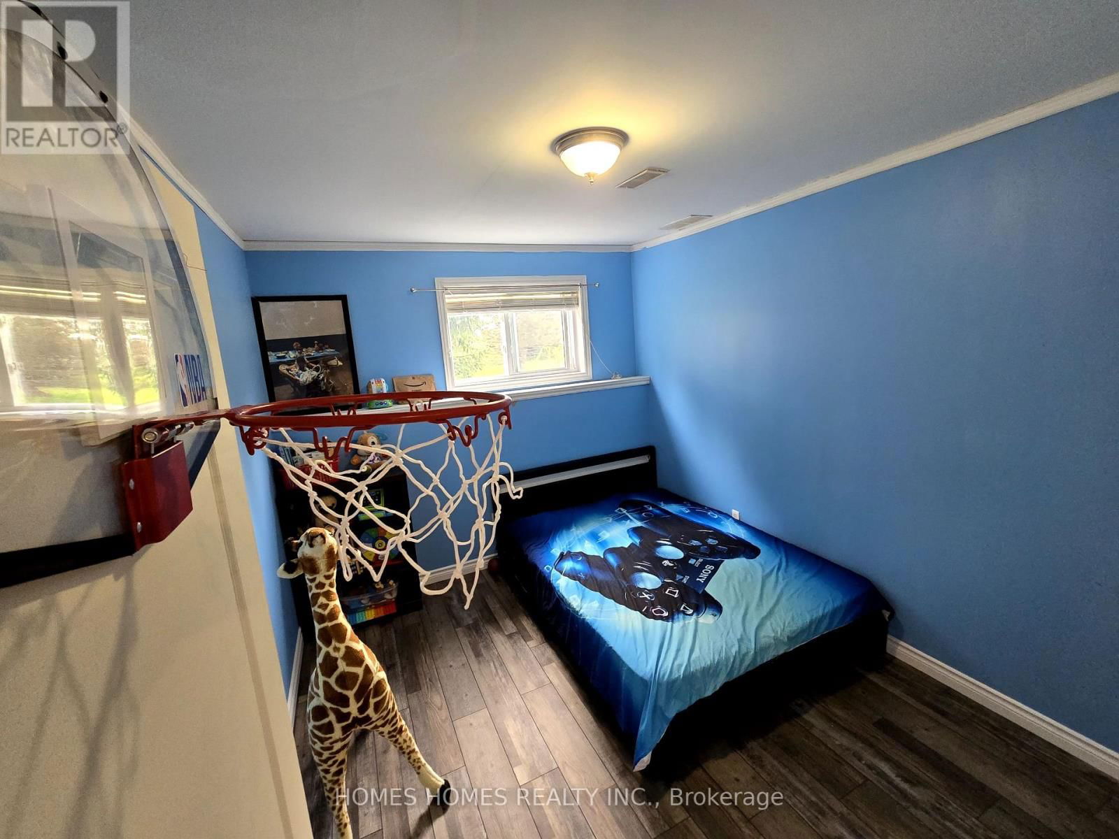 5183 SHERKSTON ROAD Image 35