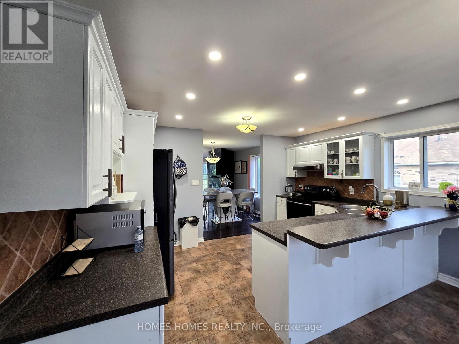 5183 SHERKSTON ROAD Image 45