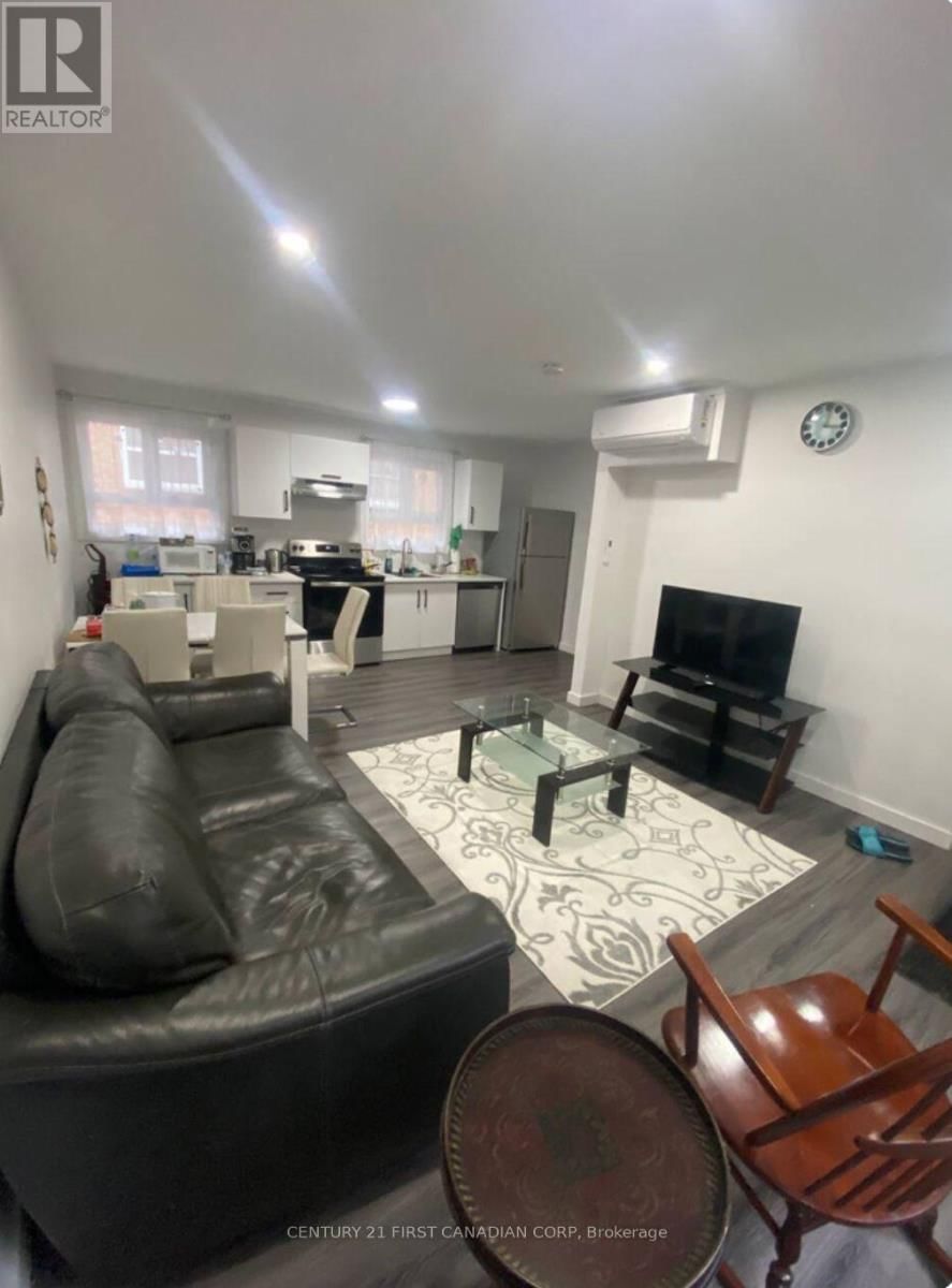 292 SIMCOE STREET Image 20