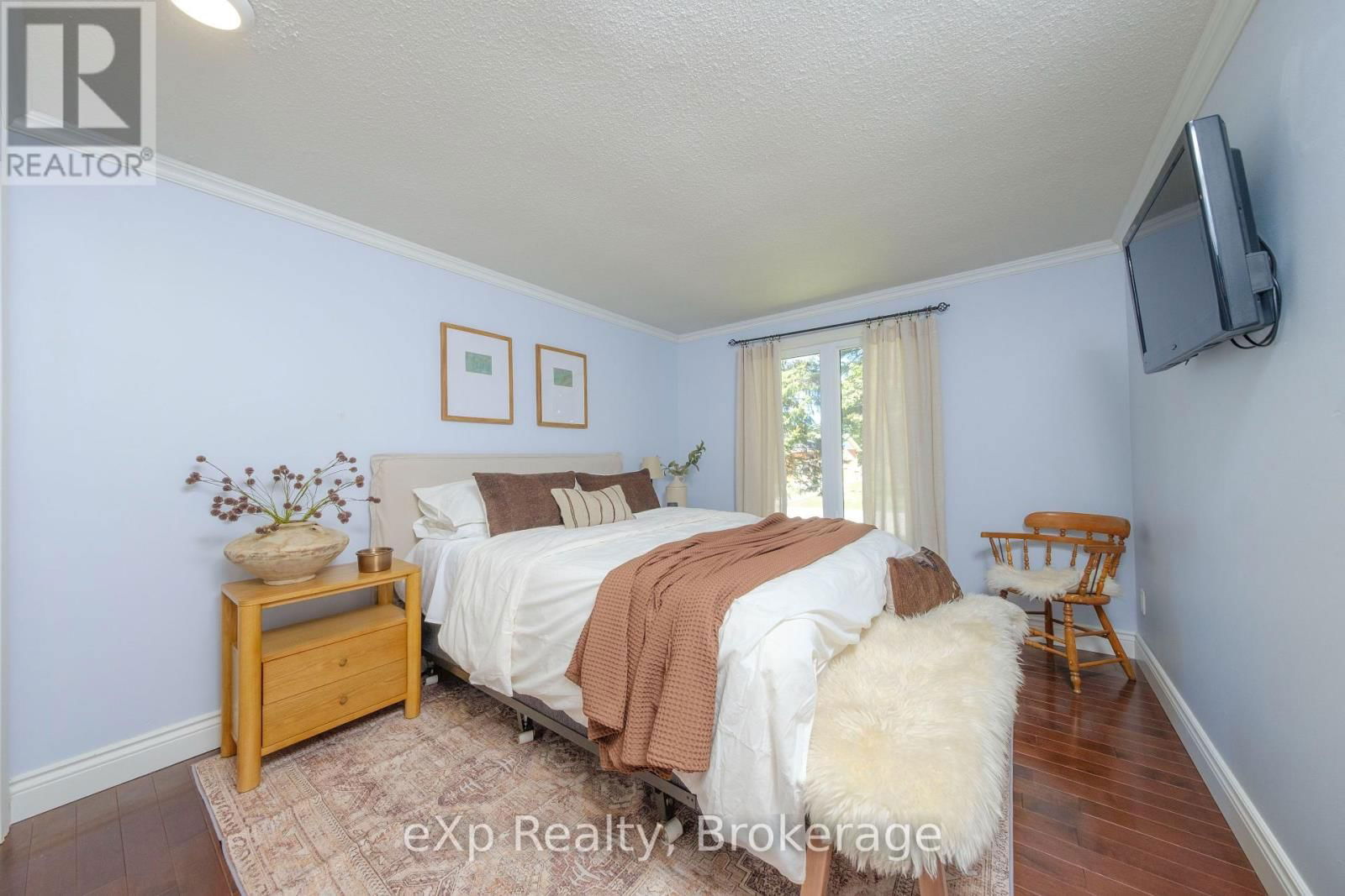 484 FALCONER STREET Image 10