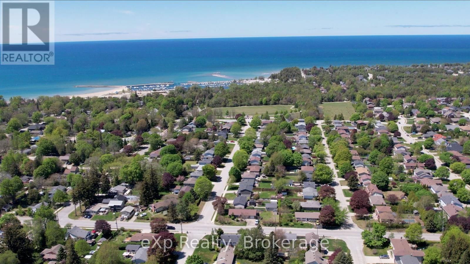 484 FALCONER STREET Image 23