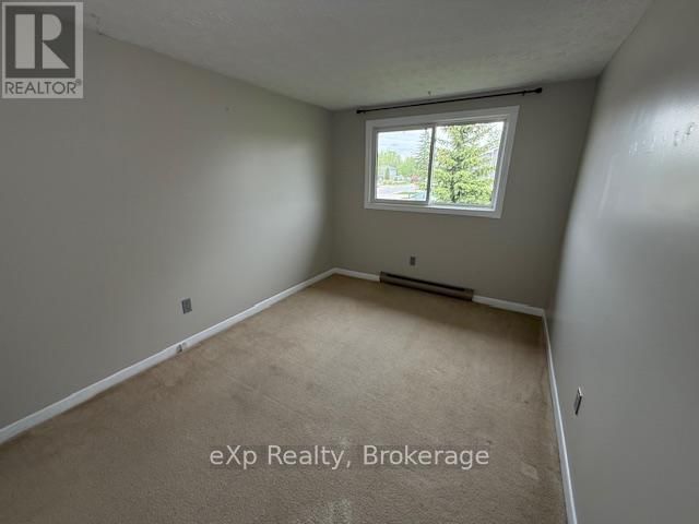 29 - 850 WALSH STREET WEST Image 10