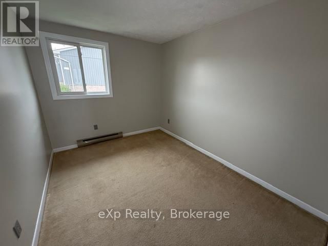 29 - 850 WALSH STREET WEST Image 11