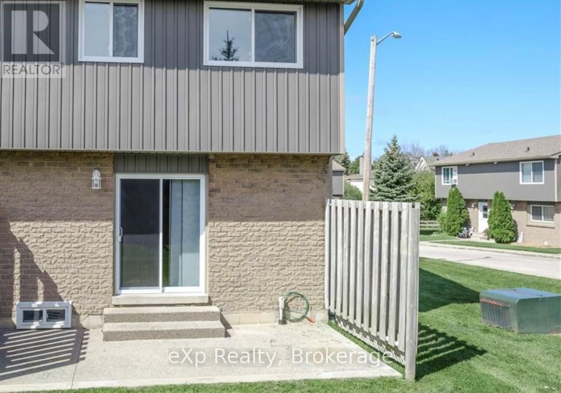 29 - 850 WALSH STREET WEST Image 5