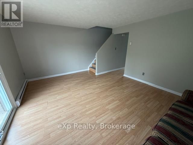 29 - 850 WALSH STREET WEST Image 9