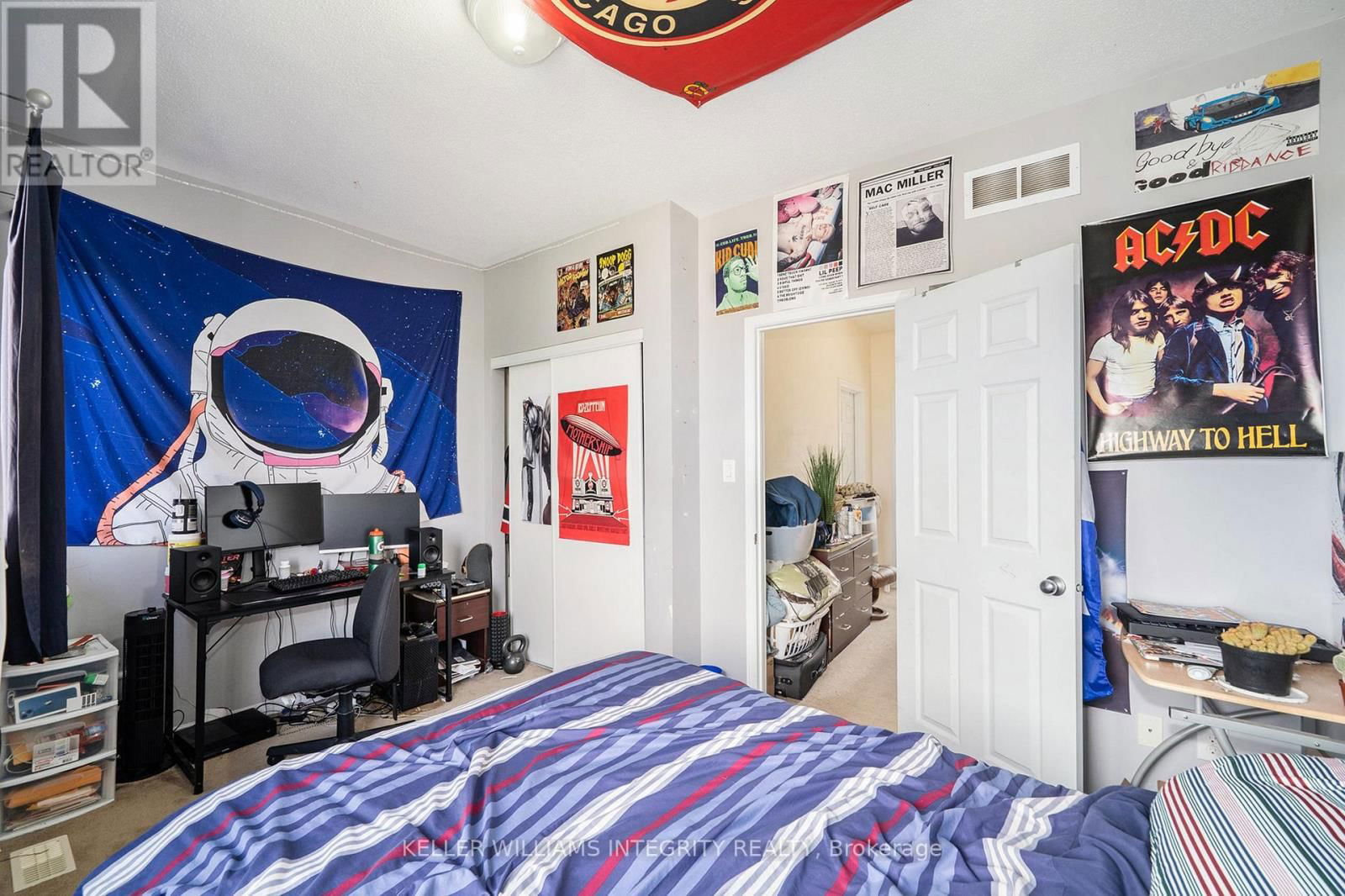 256 ESPIN HEIGHTS Image 15
