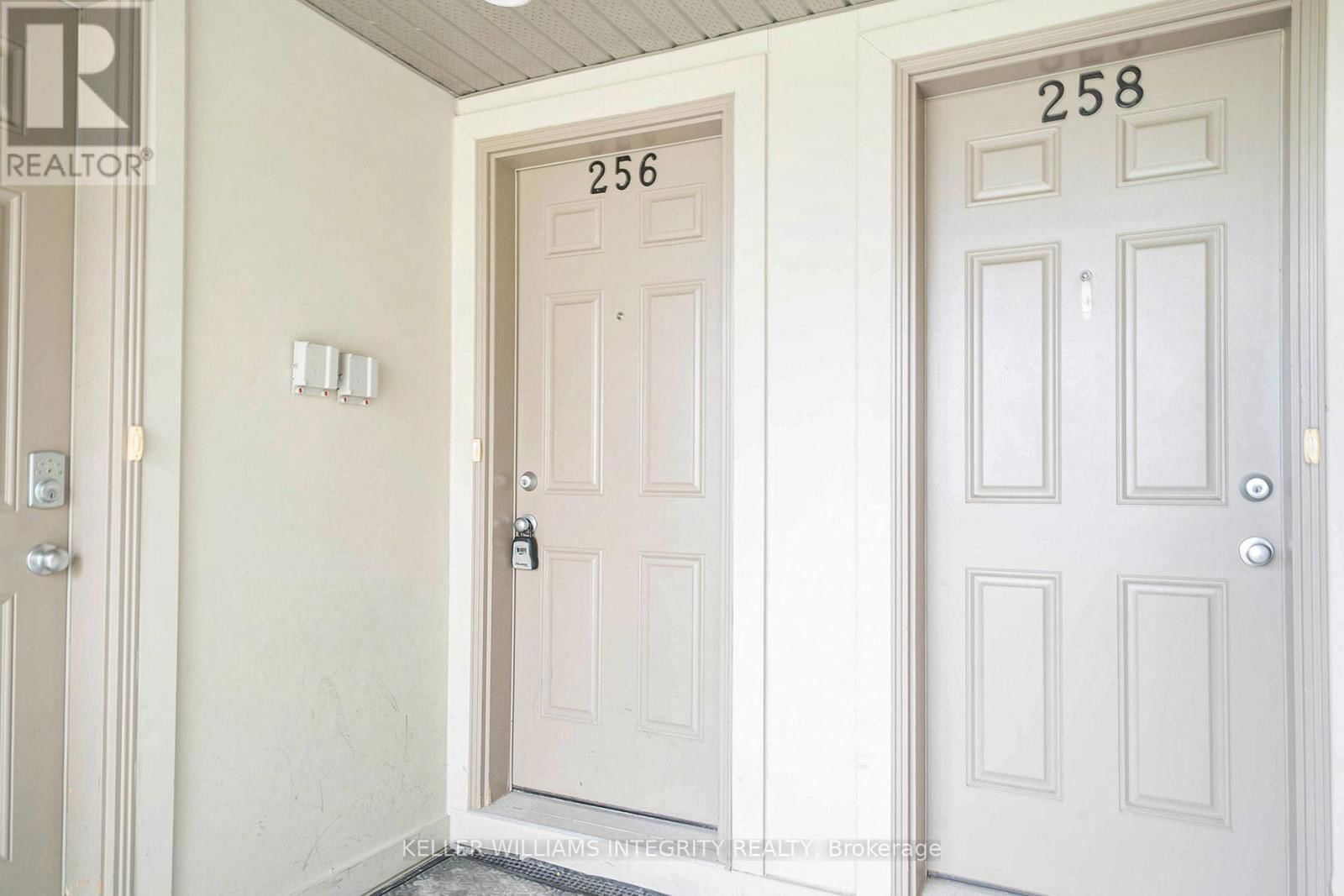 256 ESPIN HEIGHTS Image 3