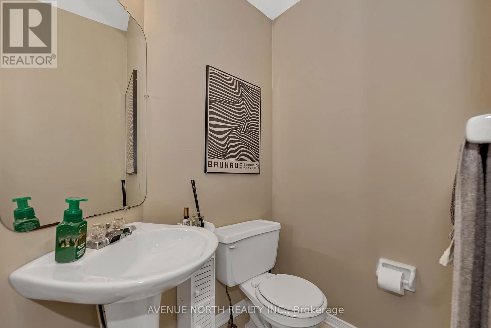 120 MARKLAND CRESCENT Image 13