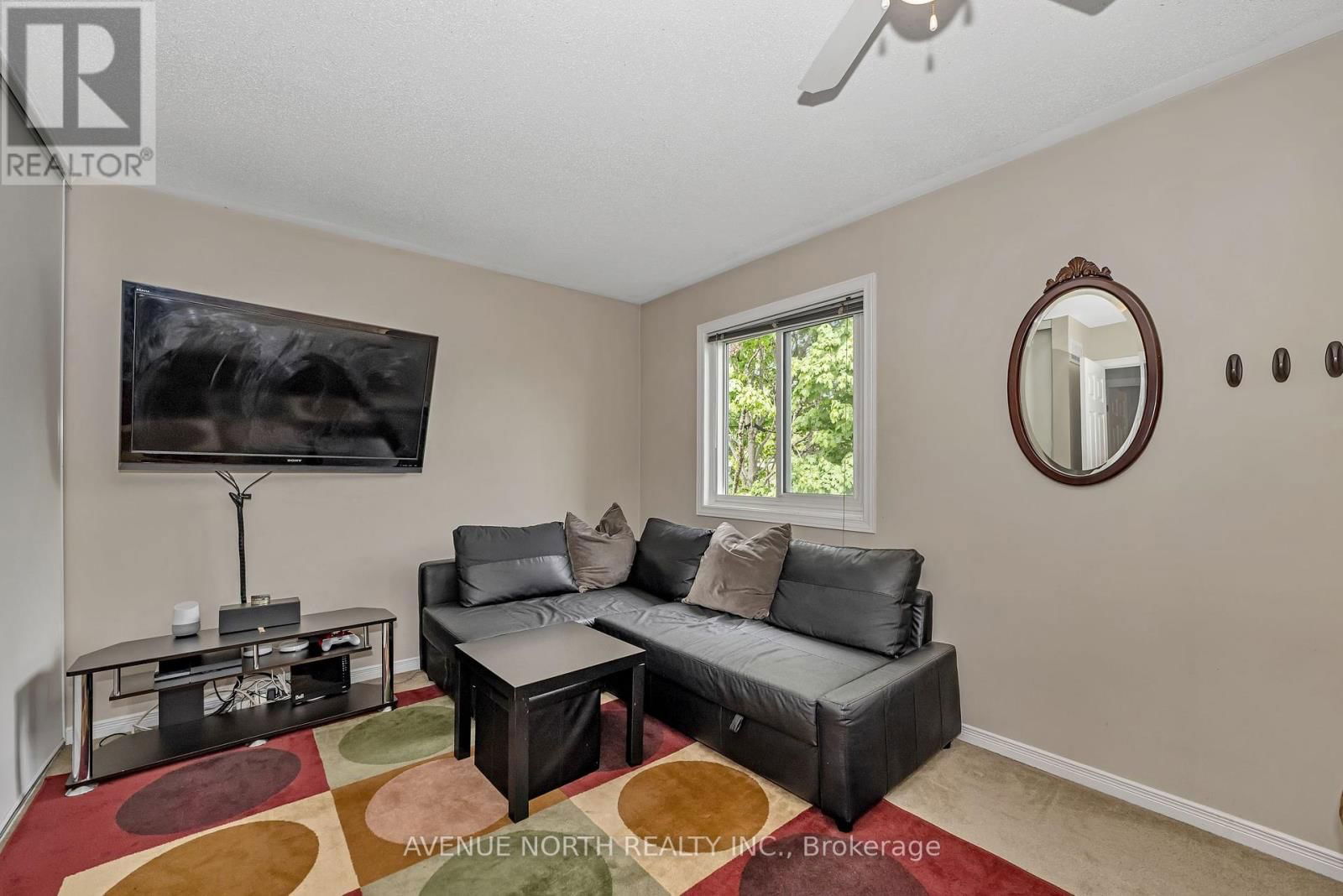 120 MARKLAND CRESCENT Image 16