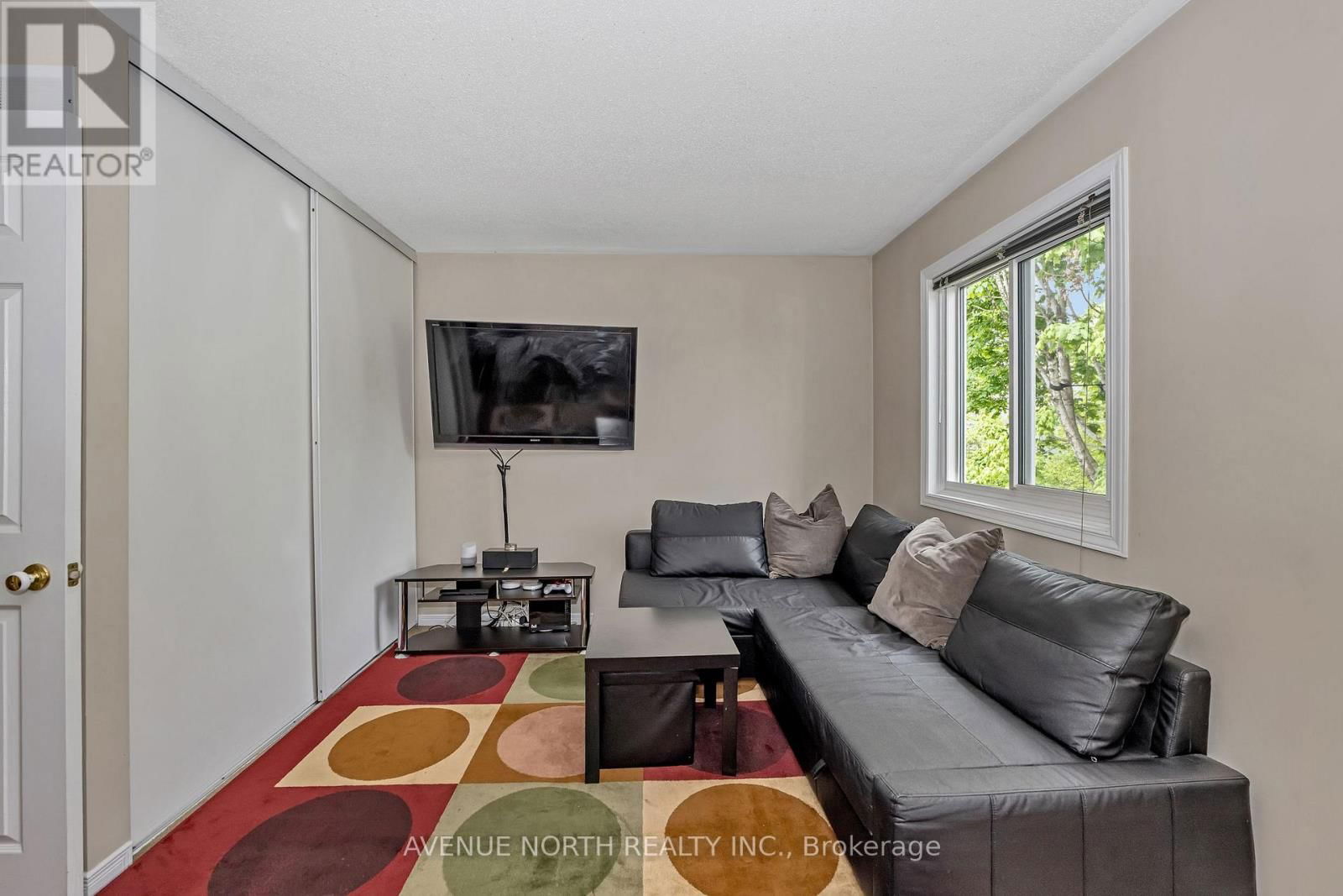 120 MARKLAND CRESCENT Image 17