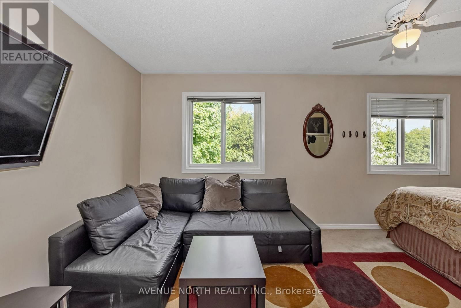 120 MARKLAND CRESCENT Image 19