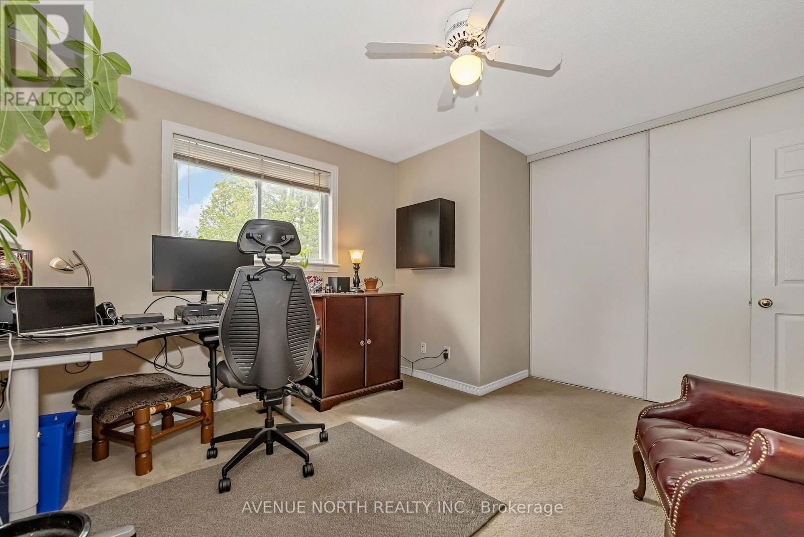 120 MARKLAND CRESCENT Image 22