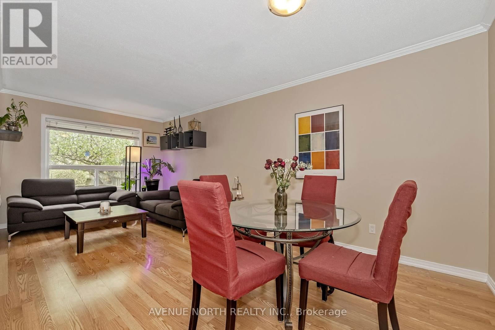 120 MARKLAND CRESCENT Image 3
