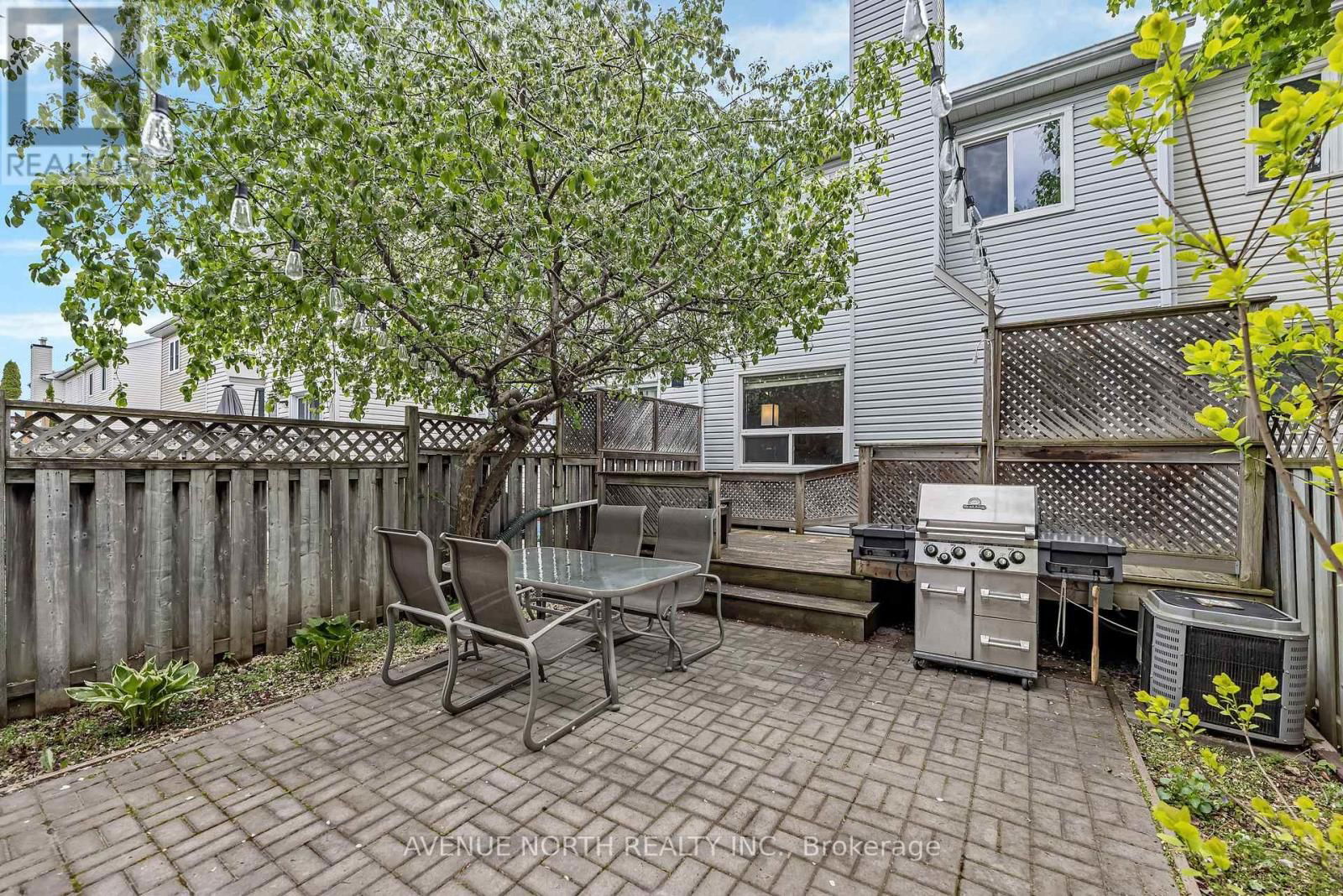 120 MARKLAND CRESCENT Image 31