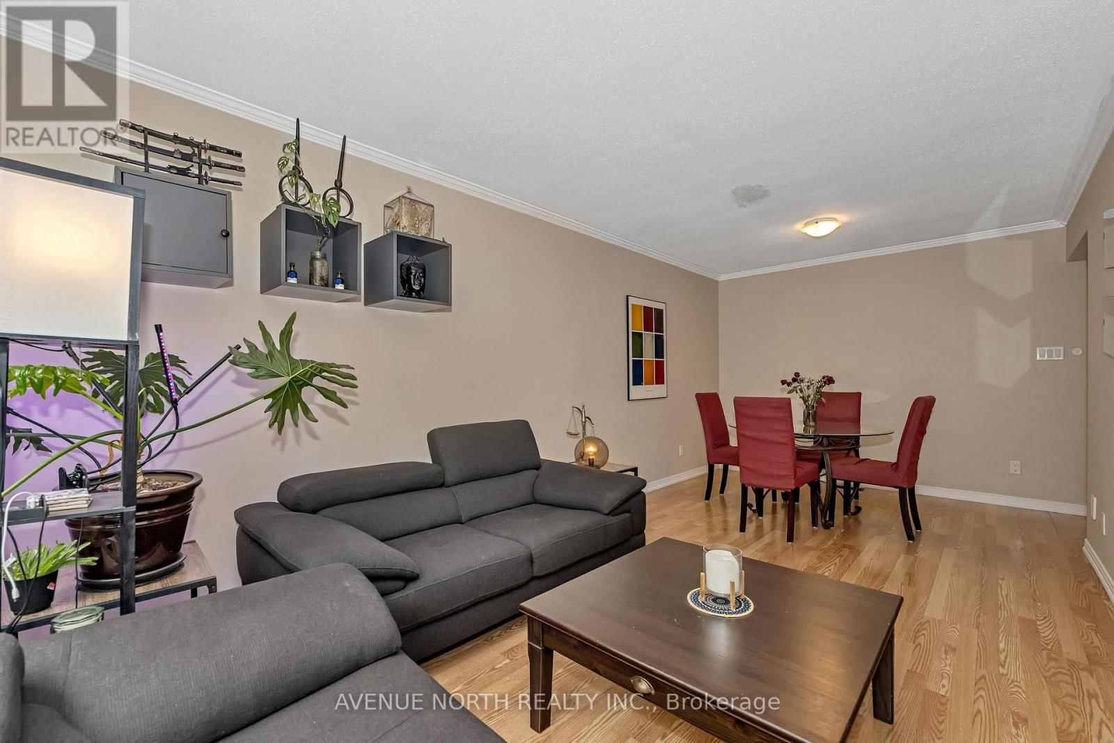 120 MARKLAND CRESCENT Image 8