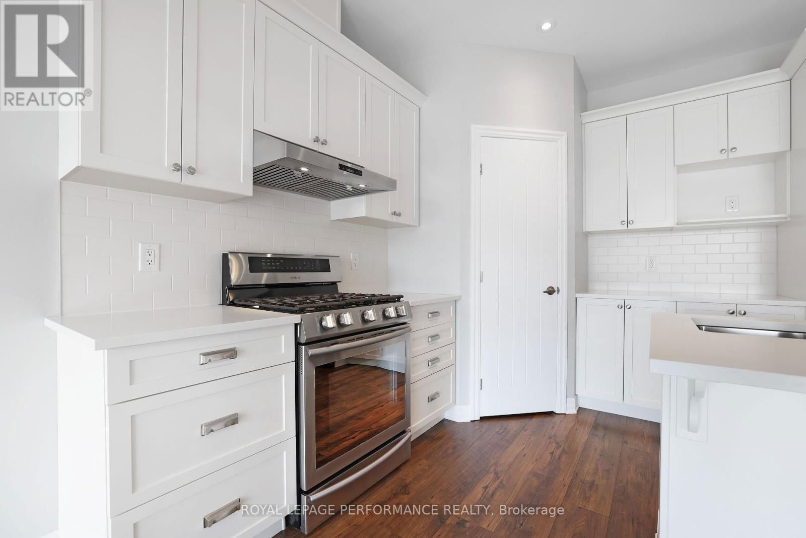710 MAURICE STEAD STREET Image 10