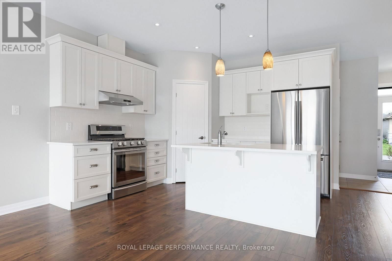 710 MAURICE STEAD STREET Image 12