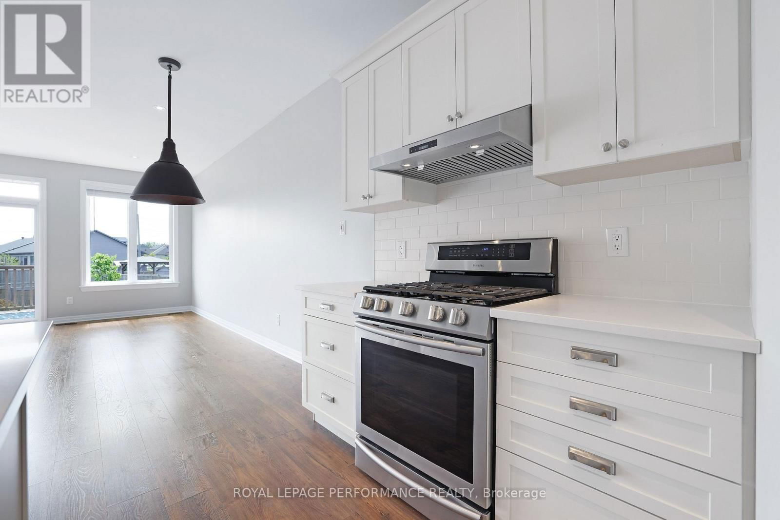 710 MAURICE STEAD STREET Image 14