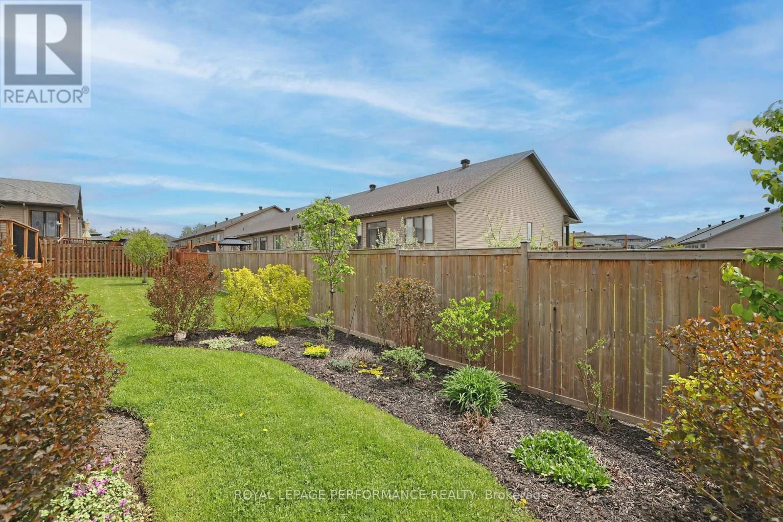710 MAURICE STEAD STREET Image 33