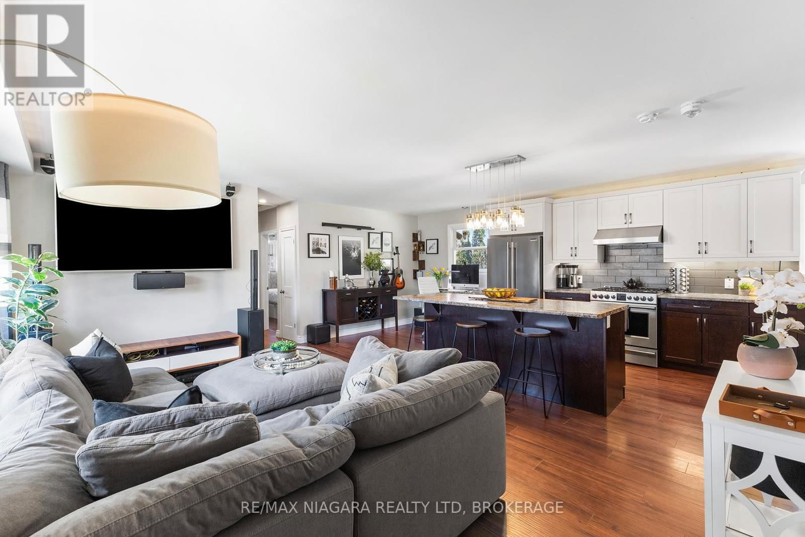 664 GENEVA STREET Image 2