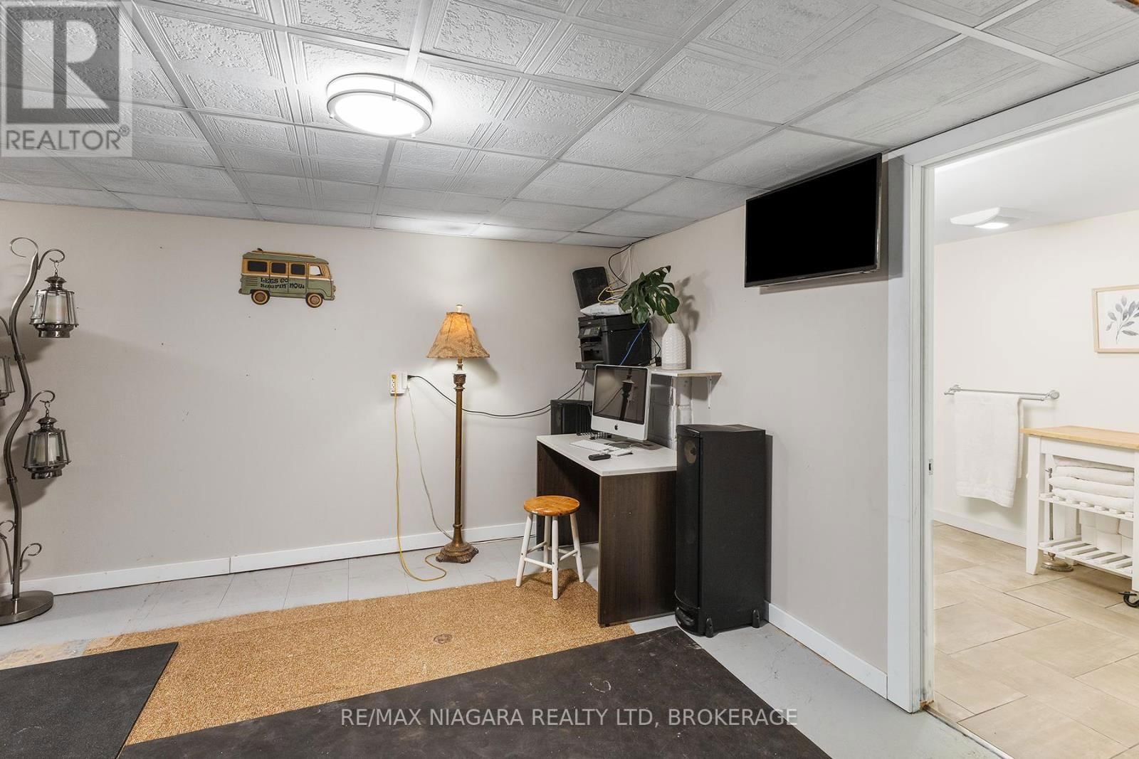 664 GENEVA STREET Image 25